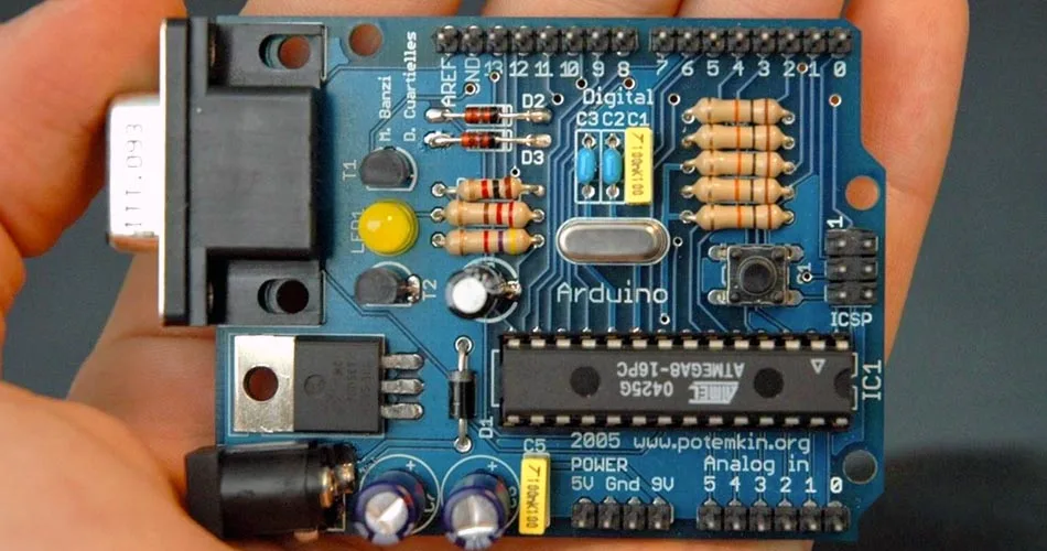 Komponen Utama Arduino